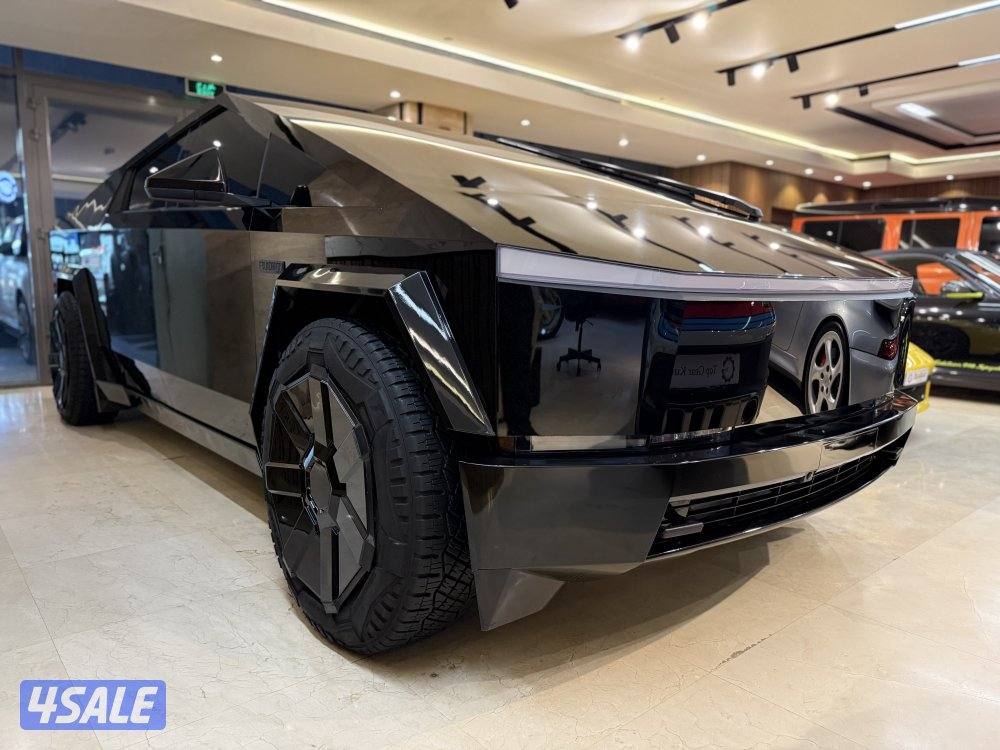 Tesla Cybertruck … Foundation … 2024 … 4000km2