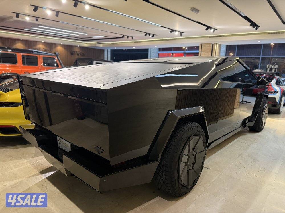 Tesla Cybertruck … Foundation … 2024 … 4000km3