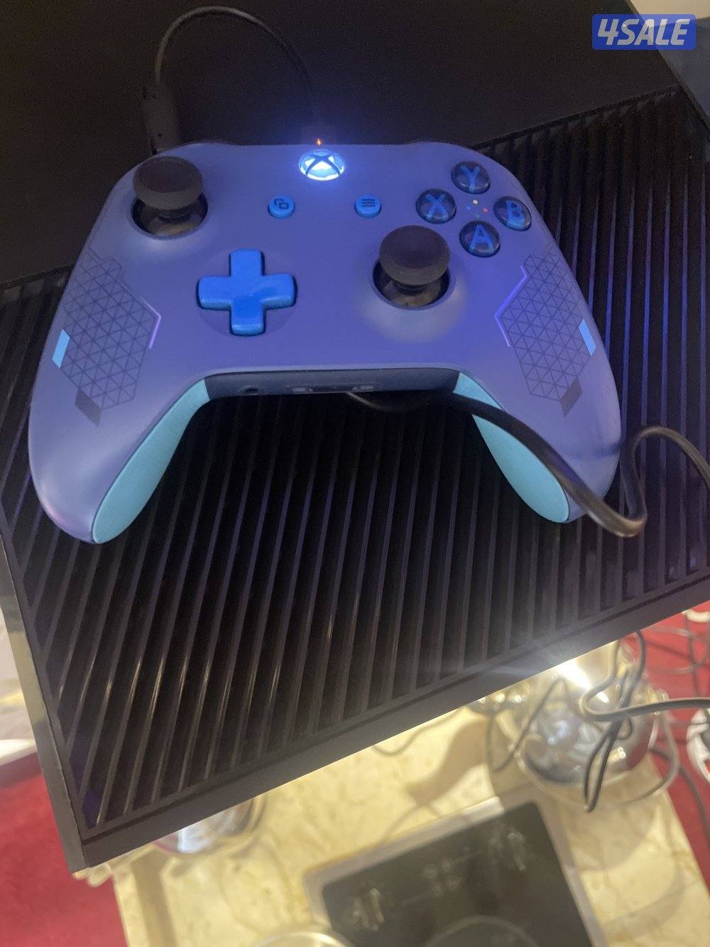 للبيع اكس بوكس نظيف الجاهز مو مبطل مع حساب فورزا0