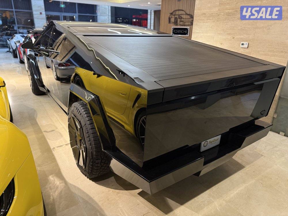 Tesla Cybertruck … Foundation … 2024 … 4000km4