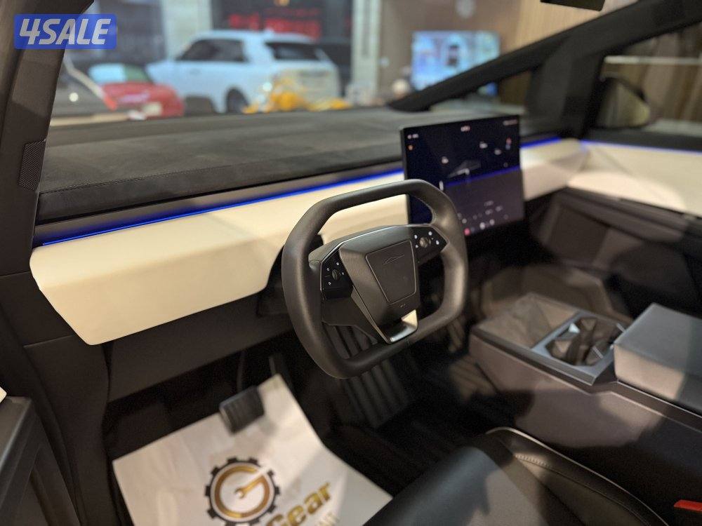 Tesla Cybertruck … Foundation … 2024 … 4000km5