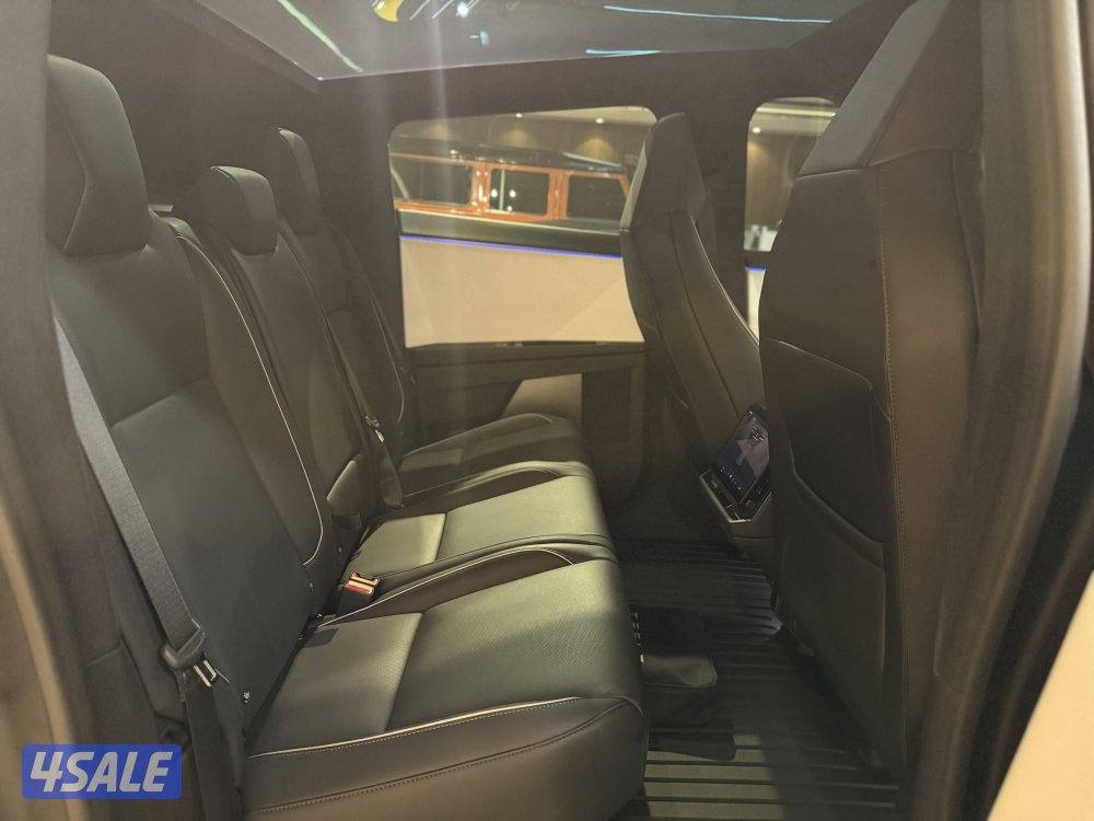 Tesla Cybertruck … Foundation … 2024 … 4000km7