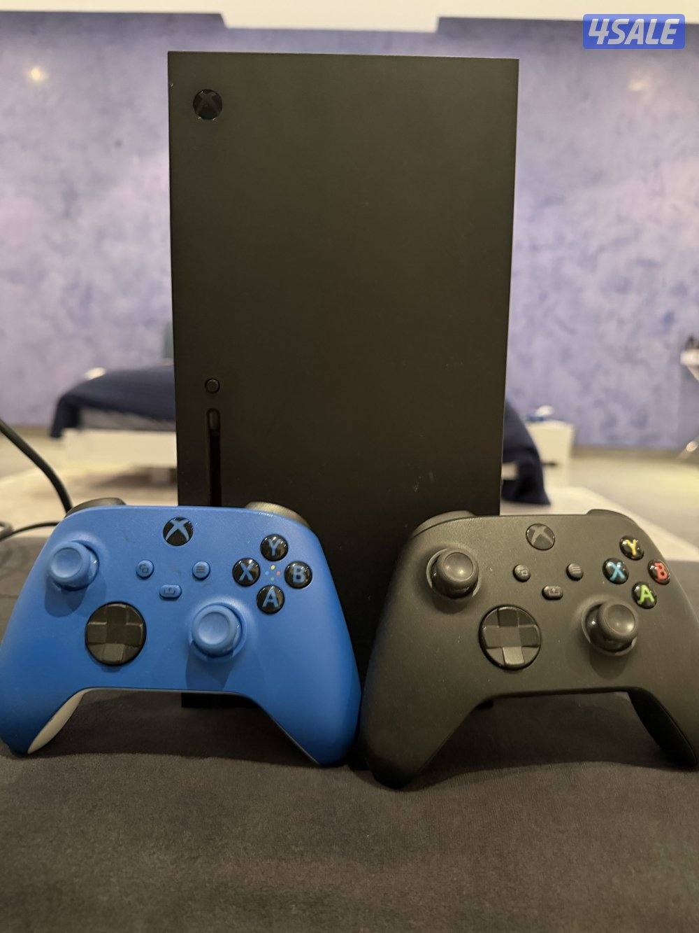 X box series x two controllers2