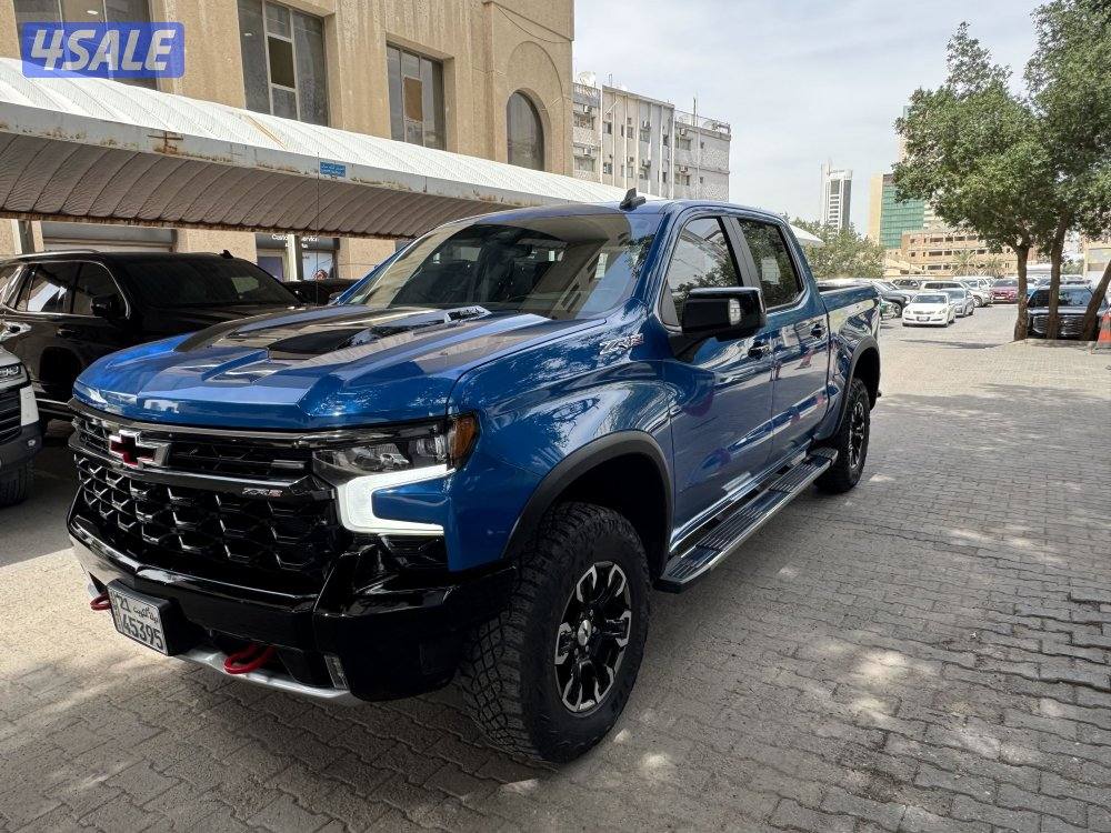 للبيع وانيت سلفرادو ZR23