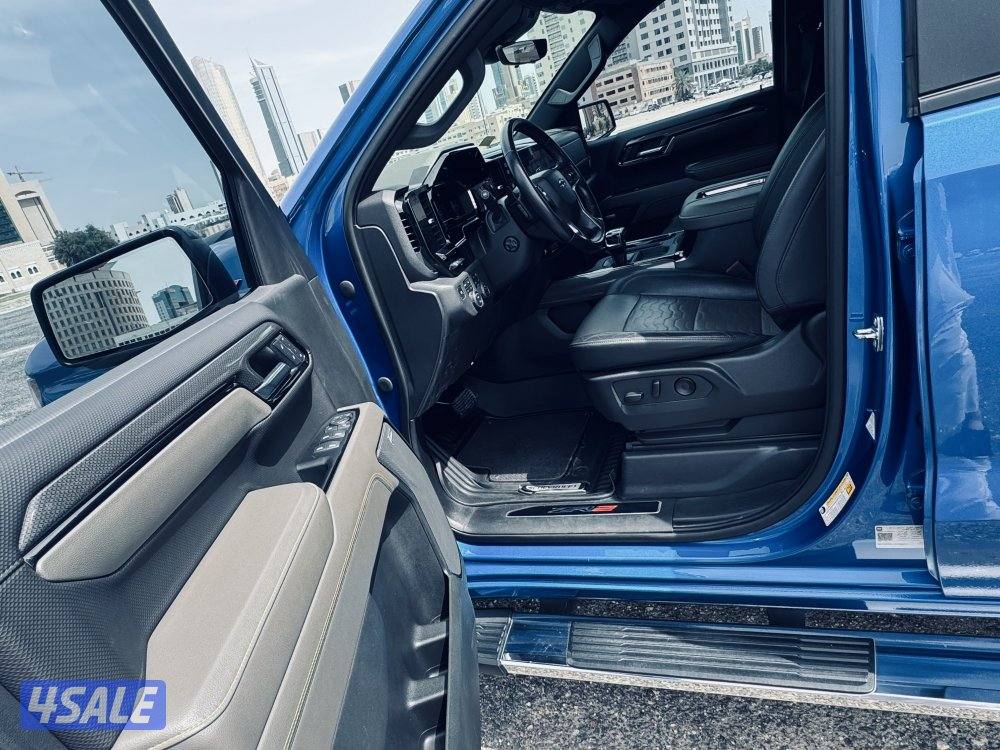 للبيع وانيت سلفرادو ZR212