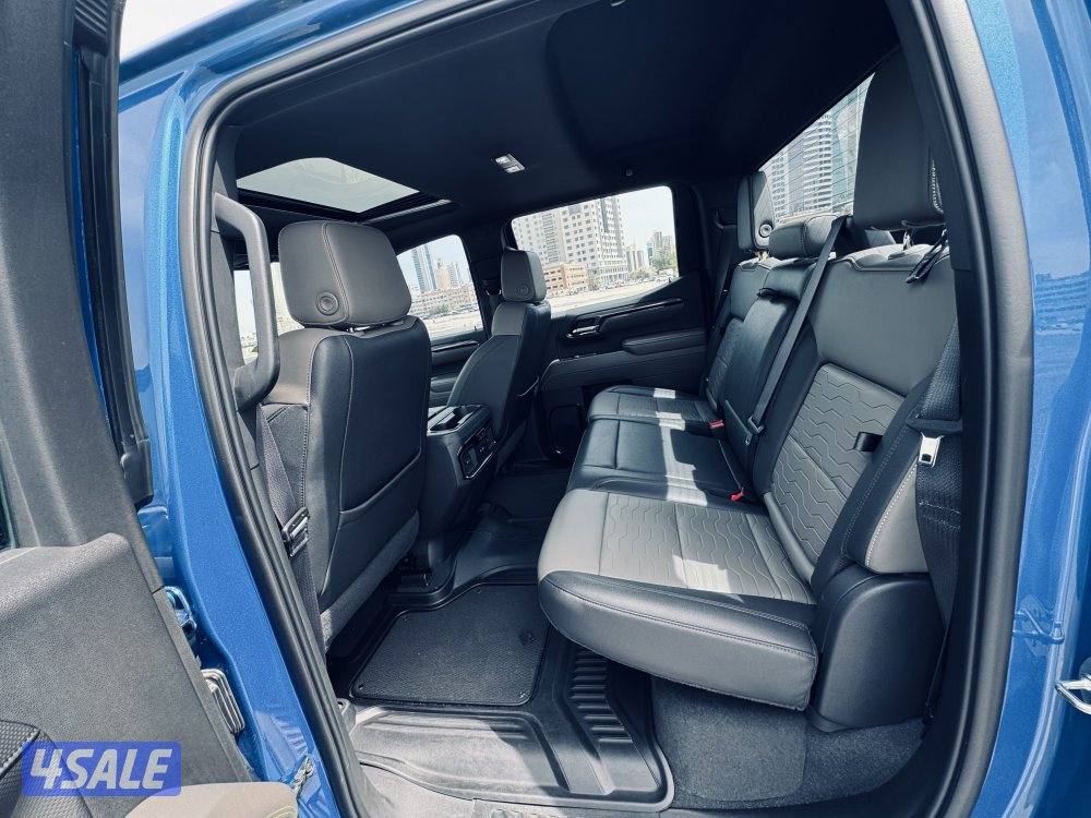 للبيع وانيت سلفرادو ZR215