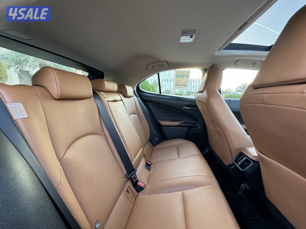 لكزس UX 200 موديل 2021 بحاله نادره صبغ الوكاله7