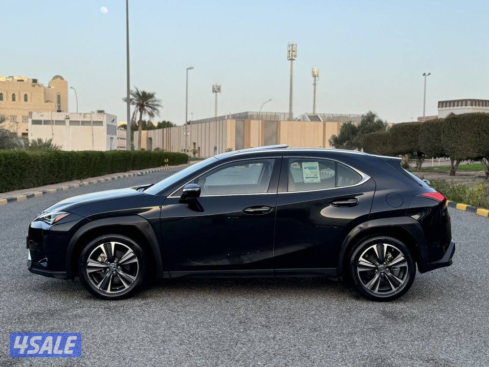 لكزس UX 200 موديل 2021 بحاله نادره صبغ الوكاله8