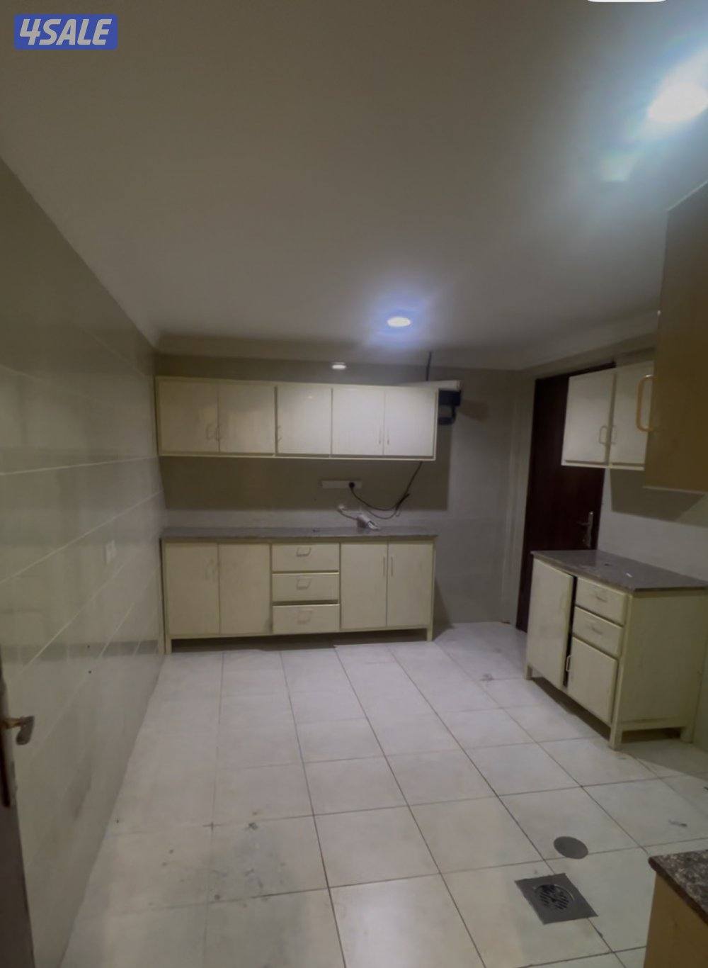 الايجار دور من سرداب ساقط له مدخلين عباره عن ٣ غرف في العمريه1