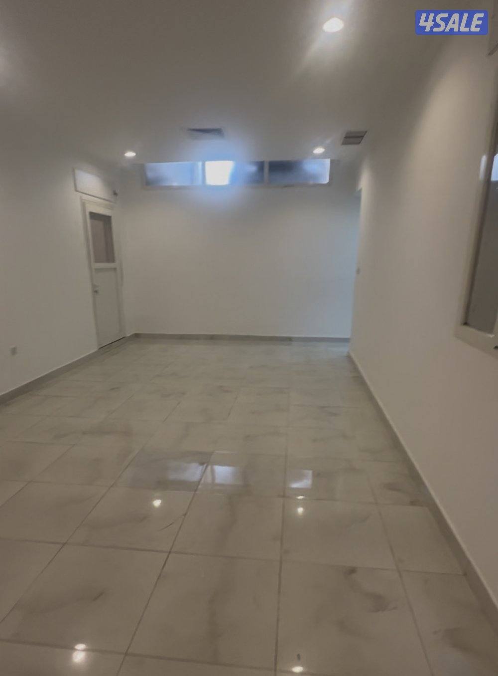 الايجار دور من سرداب ساقط له مدخلين عباره عن ٣ غرف في العمريه2