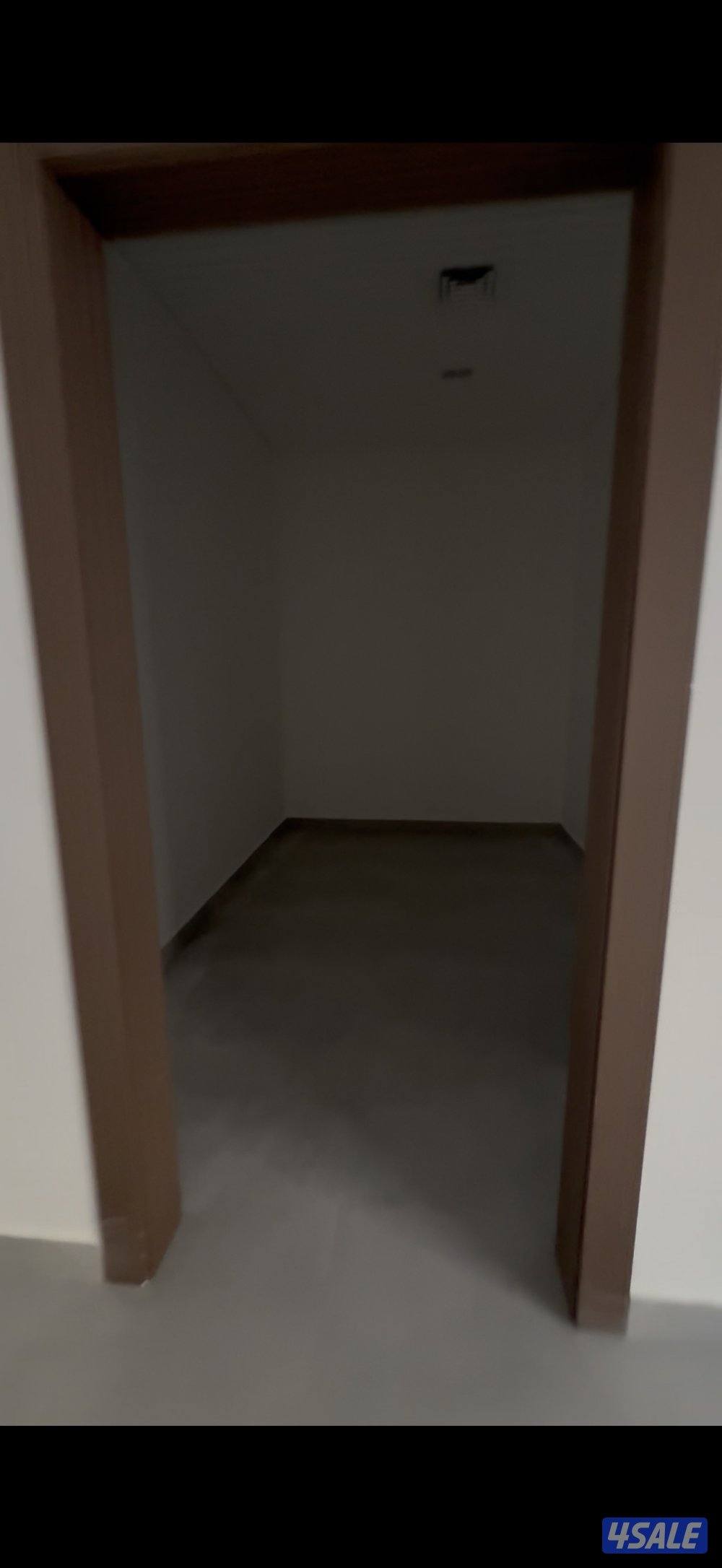 🏠 للإيجار عدد من الڤلل في منطقة أبو فطيرة تتكون من دورين مع سطح كبير 🏠7