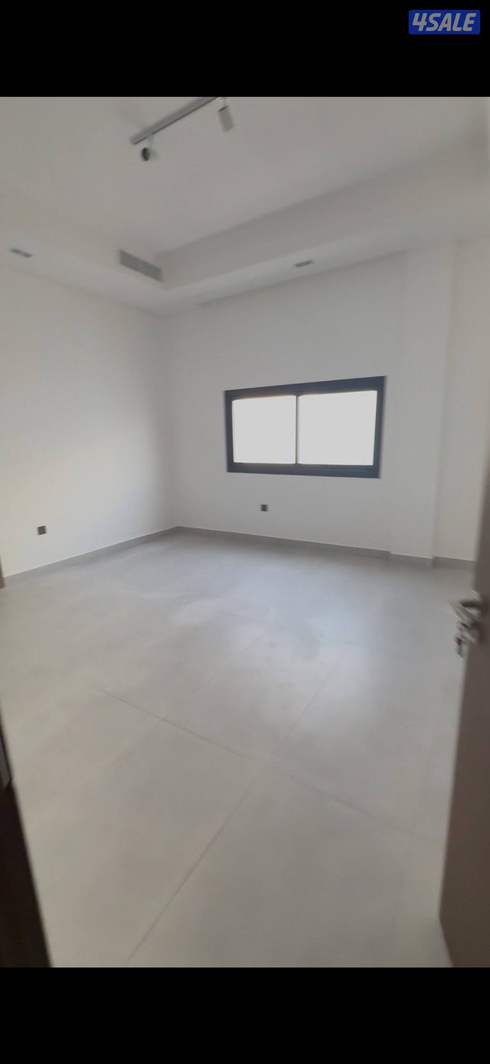 🏠 للإيجار عدد من الڤلل في منطقة أبو فطيرة تتكون من دورين مع سطح كبير 🏠9