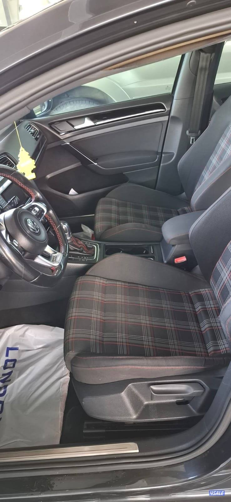 Volkswagen Golf GTI 2015 (مستعمل شرط الفحص)4