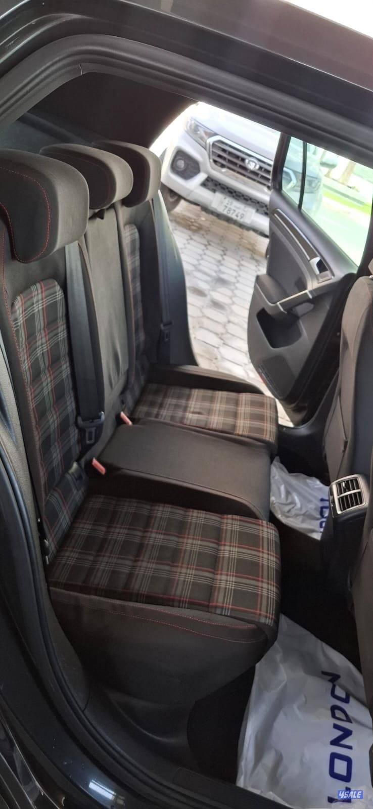 Volkswagen Golf GTI 2015 (مستعمل شرط الفحص)8