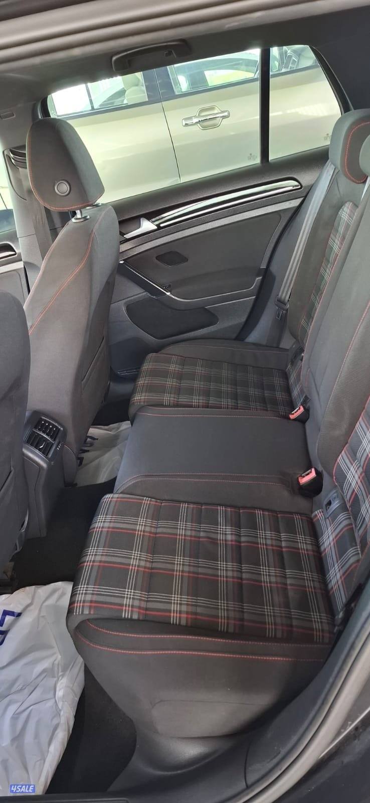 Volkswagen Golf GTI 2015 (مستعمل شرط الفحص)9