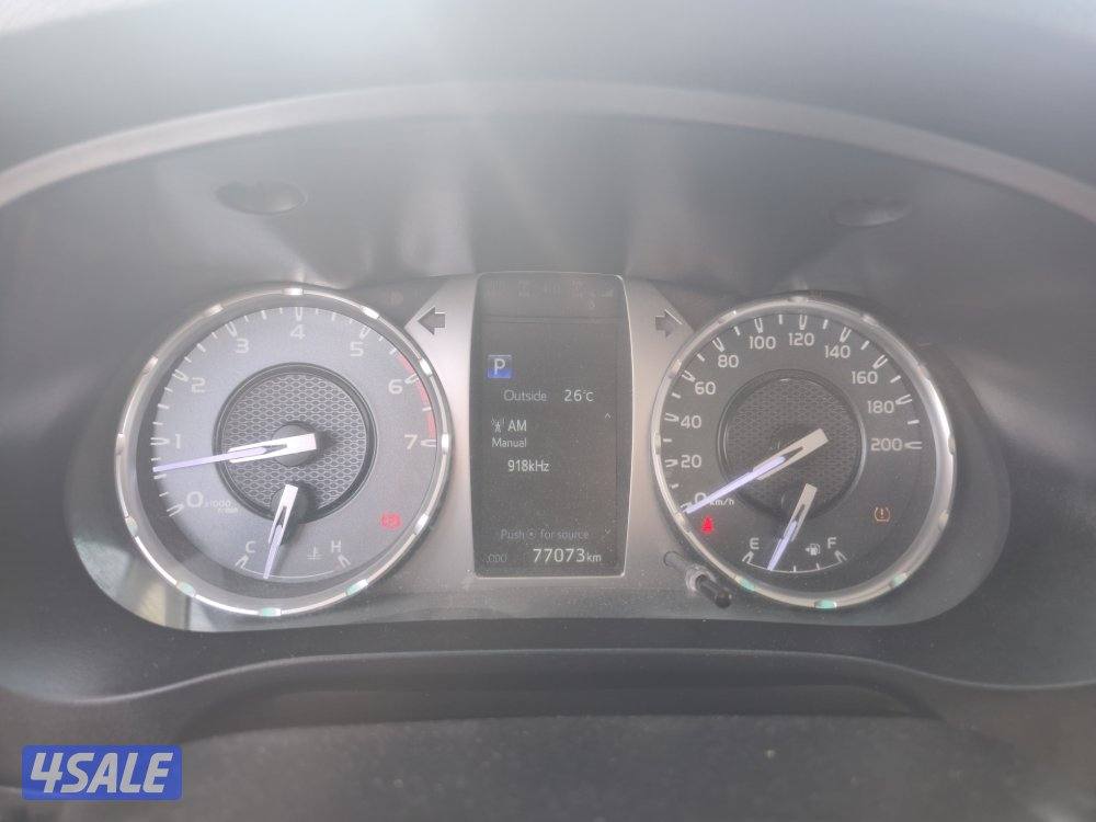 Toyota Hilux pick-up 2021 automatic 4x4 (64000 km)6