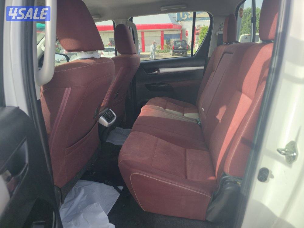 Toyota Hilux pick-up 2021 automatic 4x4 (64000 km)9