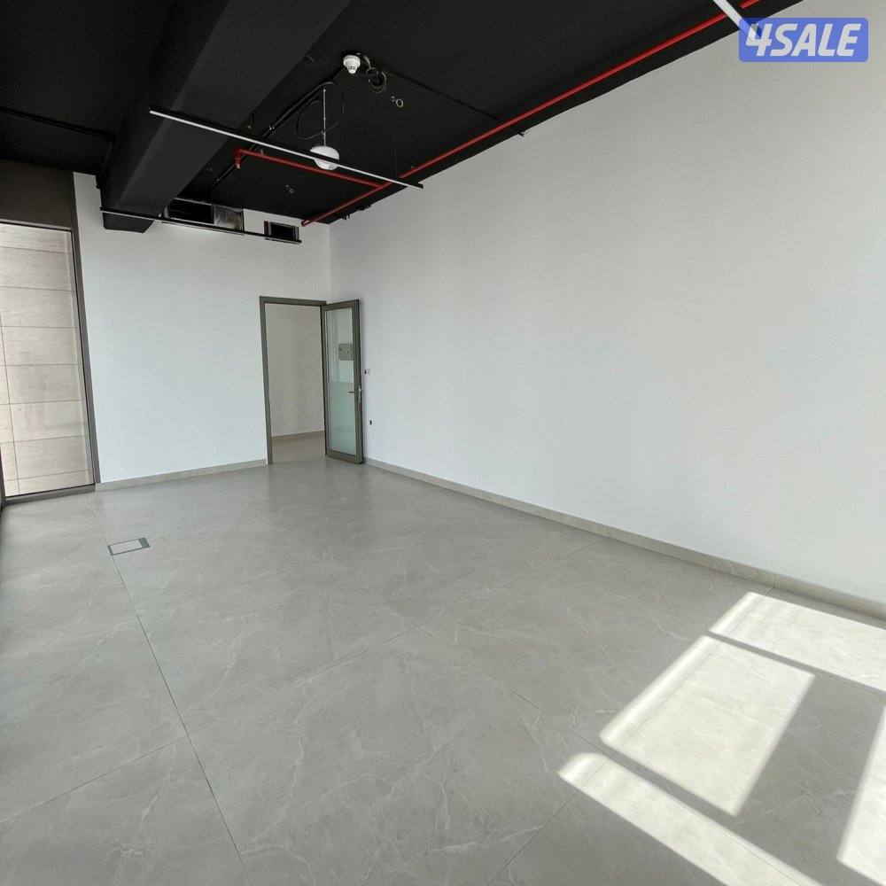 دور كامل تجاري للإيجار في الشرق3