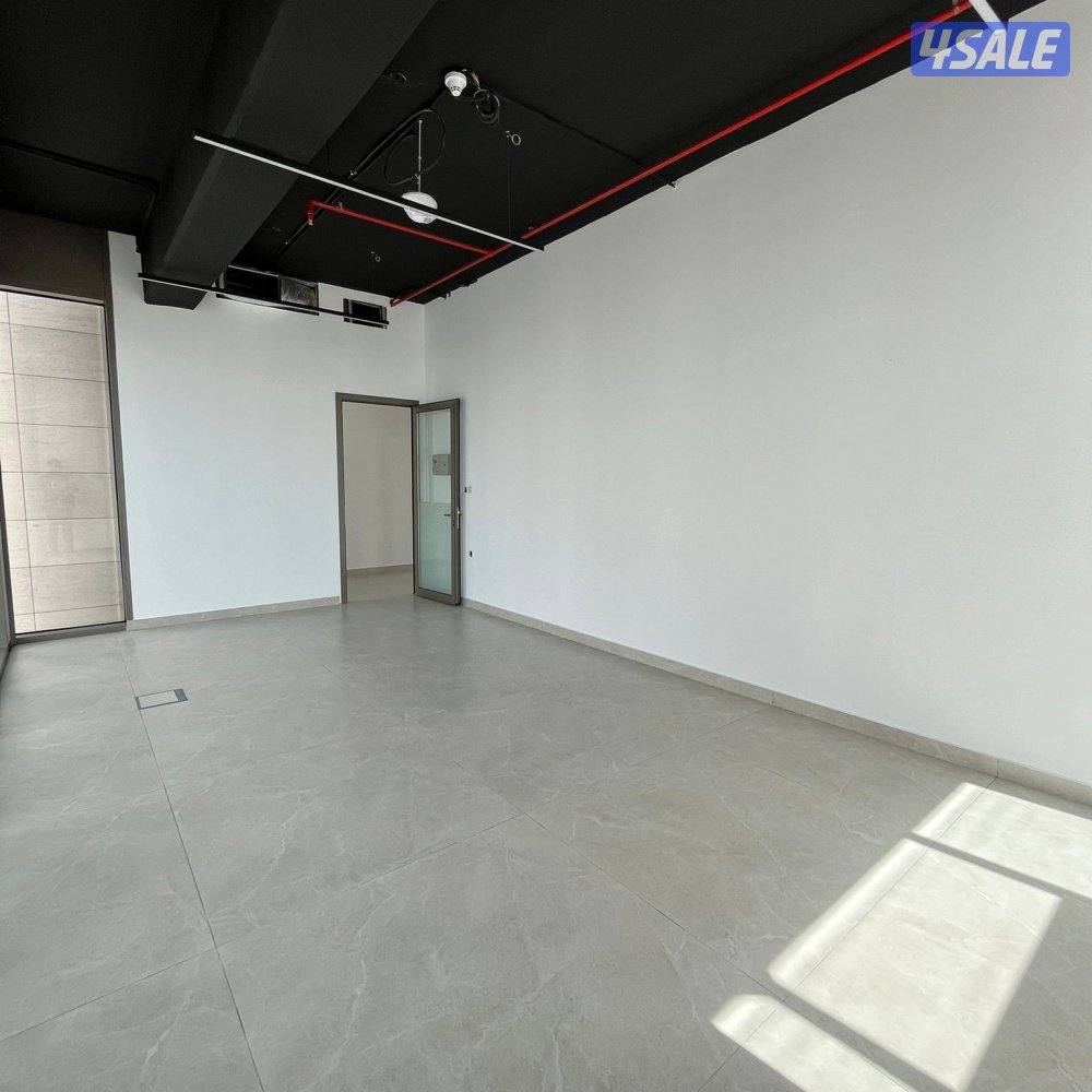 دور كامل تجاري للإيجار في الشرق6