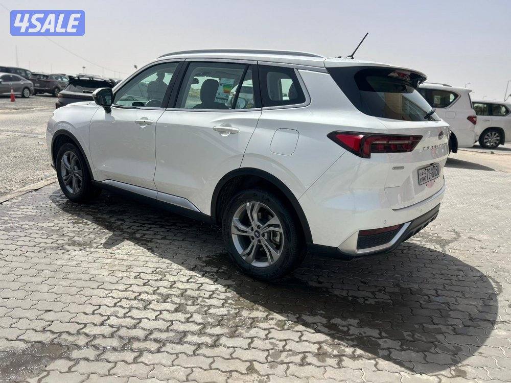 فورد تيريتوري تريند  موديل 2024 ماشى 74.000 k.m وارد الغانم.2