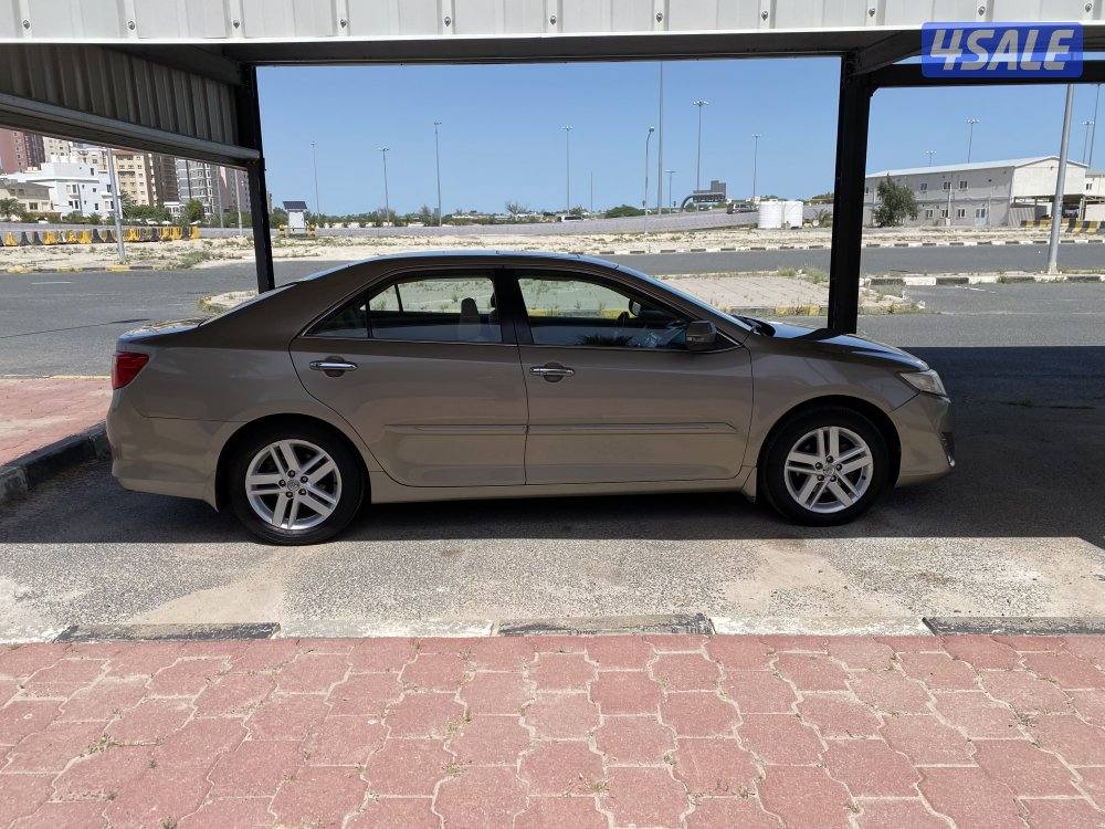 تويوتا كامري GLX ماشي 180 مالك اول الدرجه الالي فتحه0