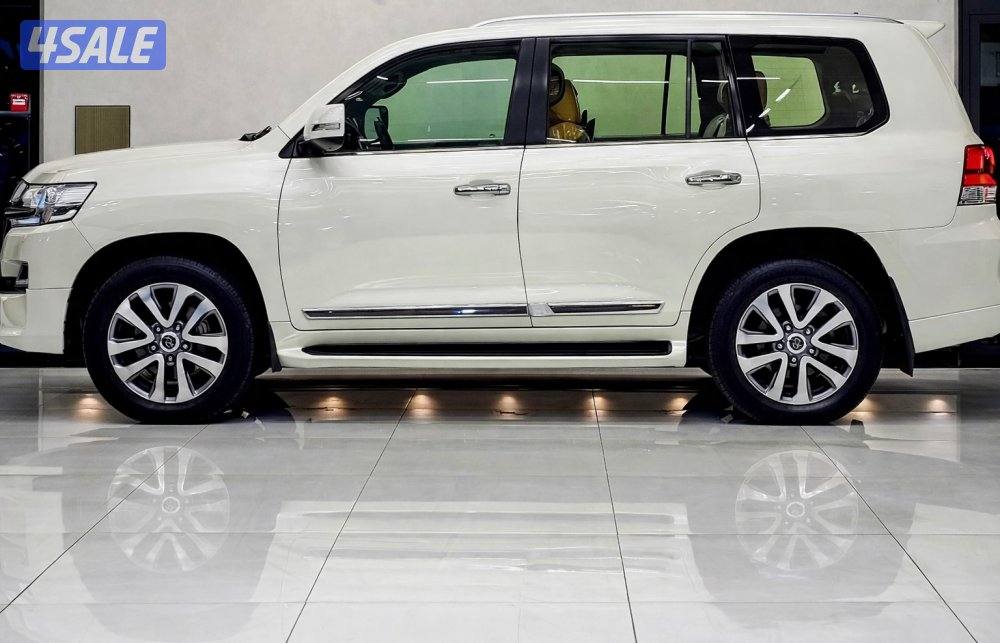 تويوتا لاندكروزر 2019 Gxr V8 وكالة البحرين جاهزه للتصدير مع التخليص1