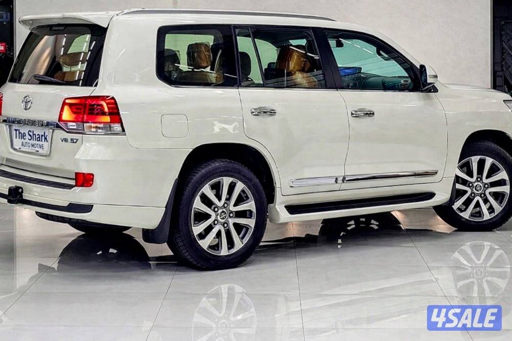 تويوتا لاندكروزر 2019 Gxr V8 وكالة البحرين جاهزه للتصدير مع التخليص6