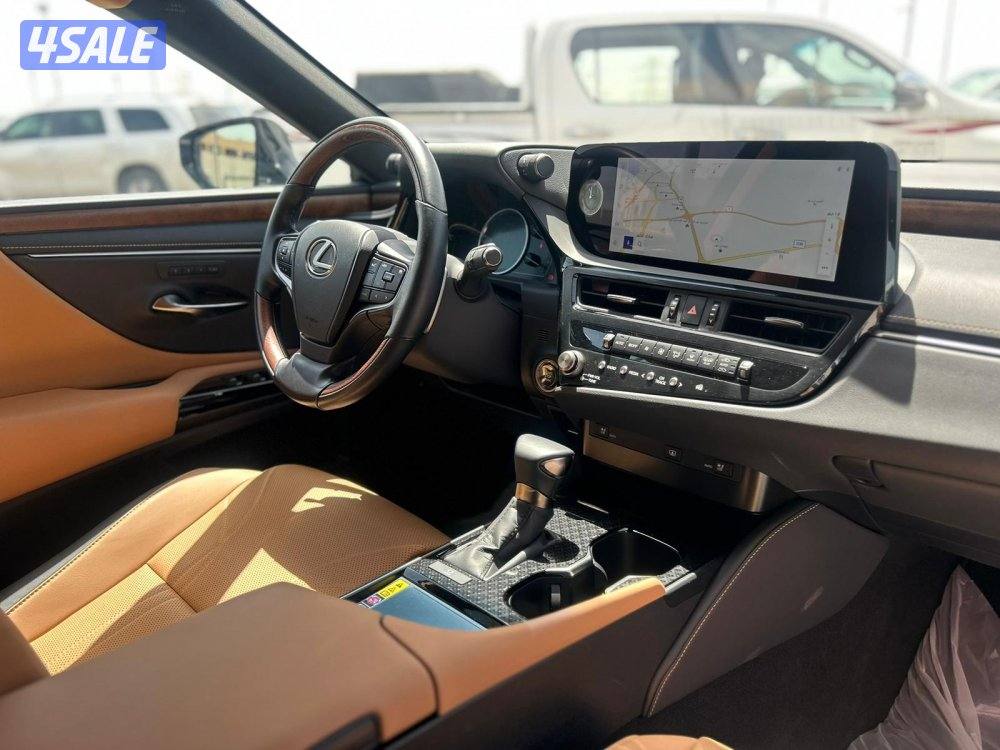 لكزس ES350 موديل 2024 ماشى 28.000 k.m وارد الساير .صبغ وكالةً7