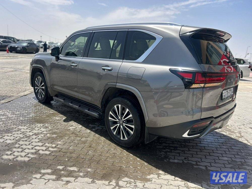 لكزس LX600 درجة ثانيه twinturbo .V6 موديل 2023 ماشى 130.000 k.m2