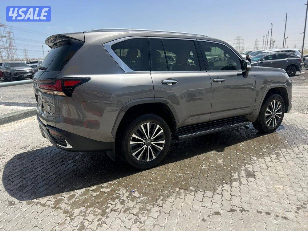 لكزس LX600 درجة ثانيه twinturbo .V6 موديل 2023 ماشى 130.000 k.m3