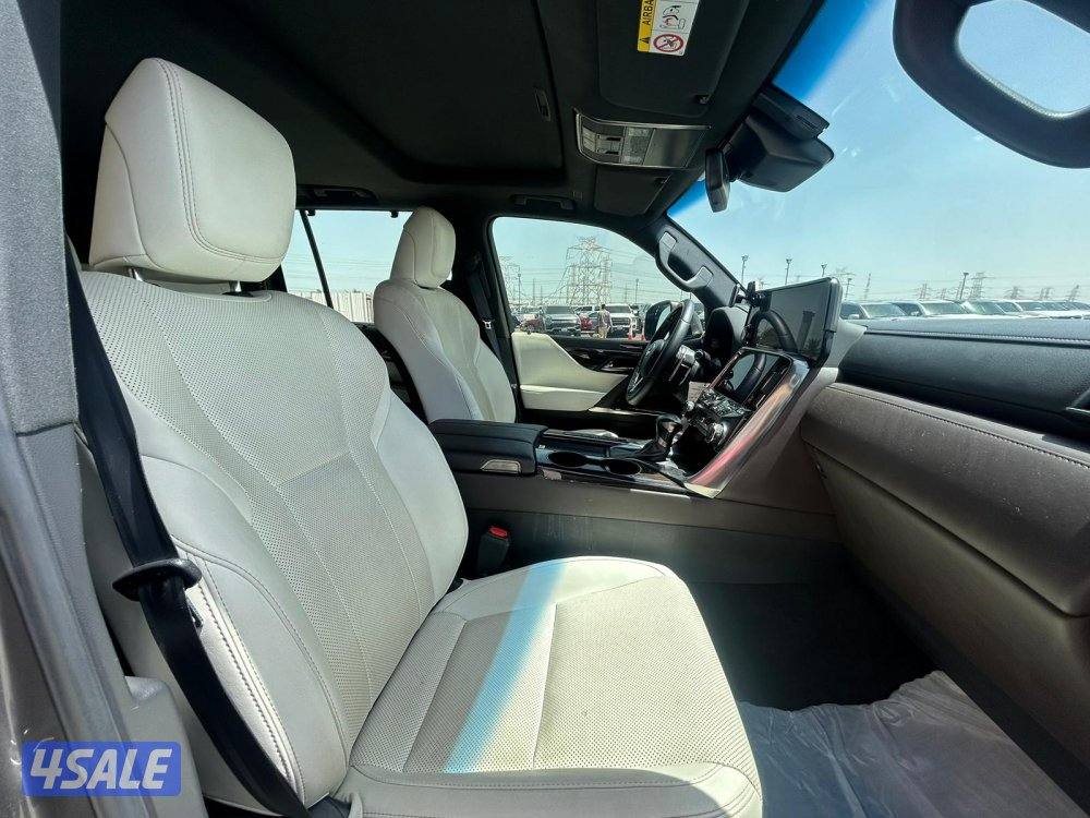 لكزس LX600 درجة ثانيه twinturbo .V6 موديل 2023 ماشى 130.000 k.m5