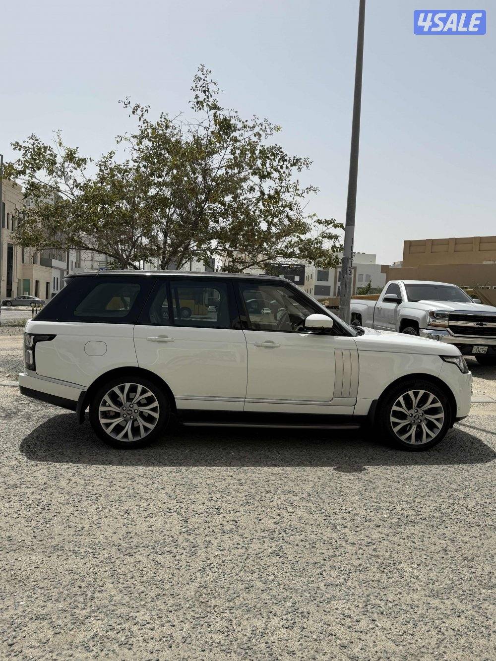للبيع رنج روفر فوج موديل 2015 شرط الفحص0