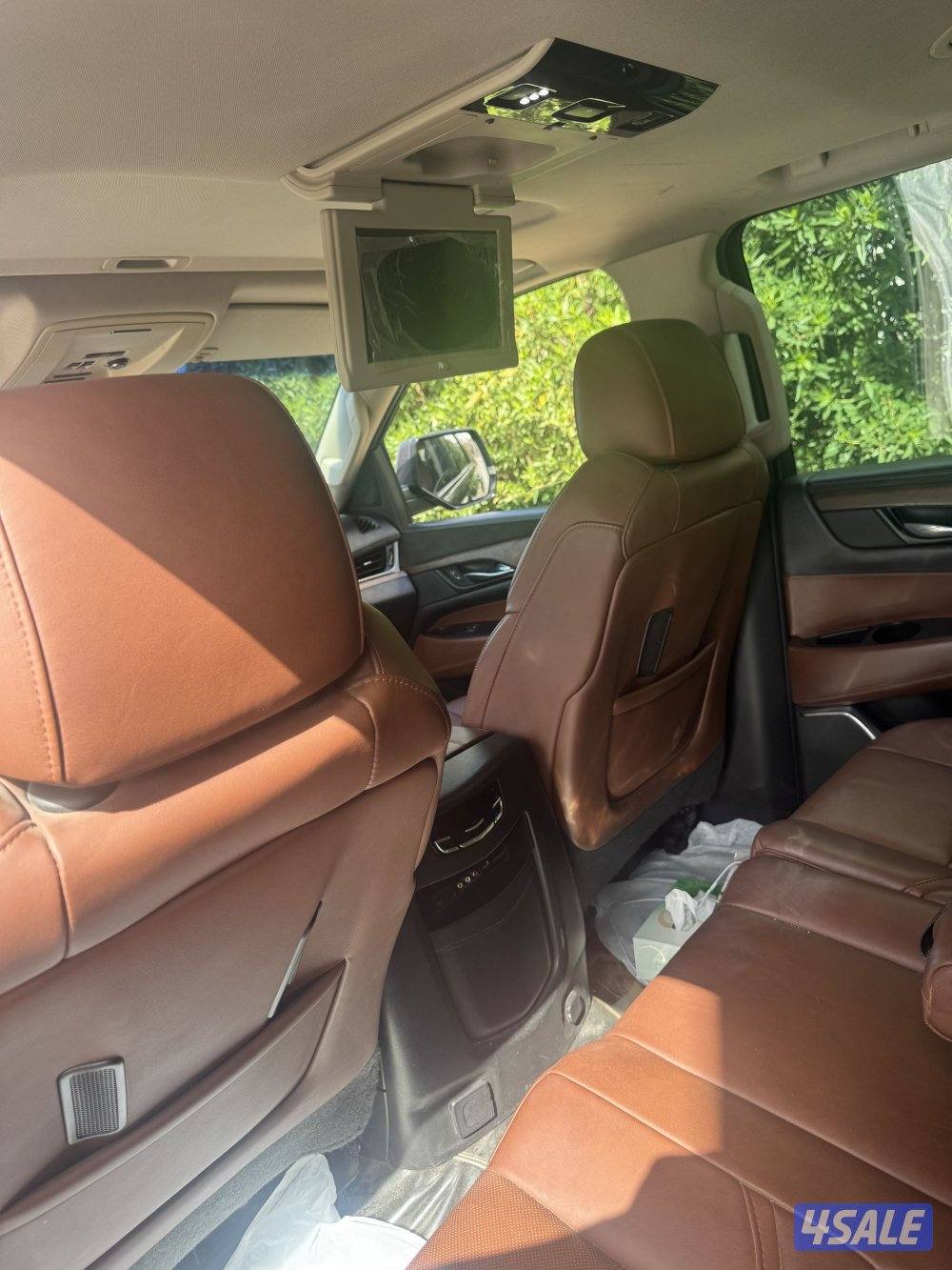 للبيع اسكاليد موديل 2015 شرط الفحص 8 غيار وارد الوكاله3