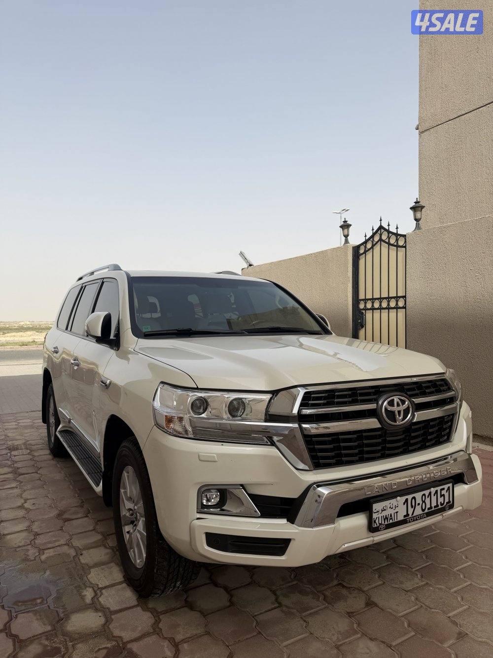 لاند كروزر 211