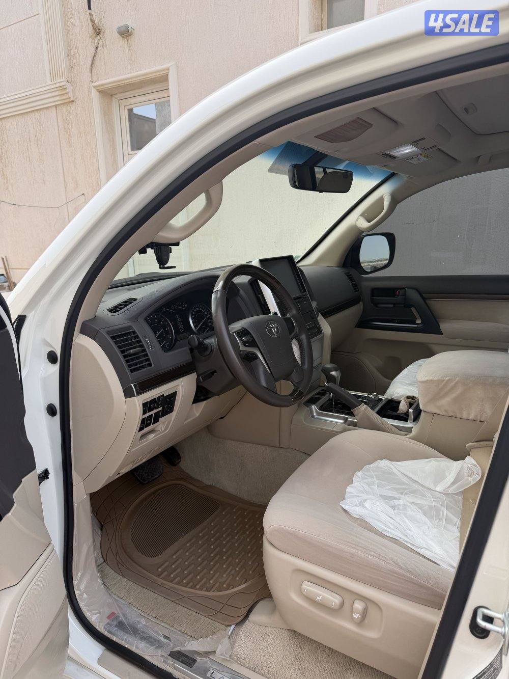 لاند كروزر 213