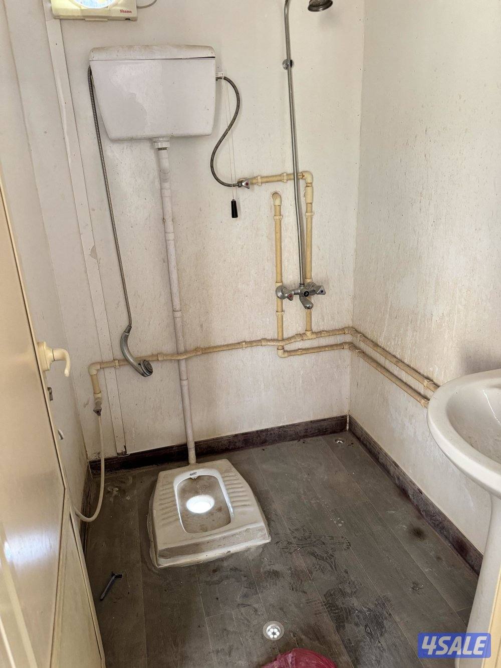 للبيع شاليه ثابت مقاس 3/4 نضيف جدد معه وحده تكيف طن ونص7