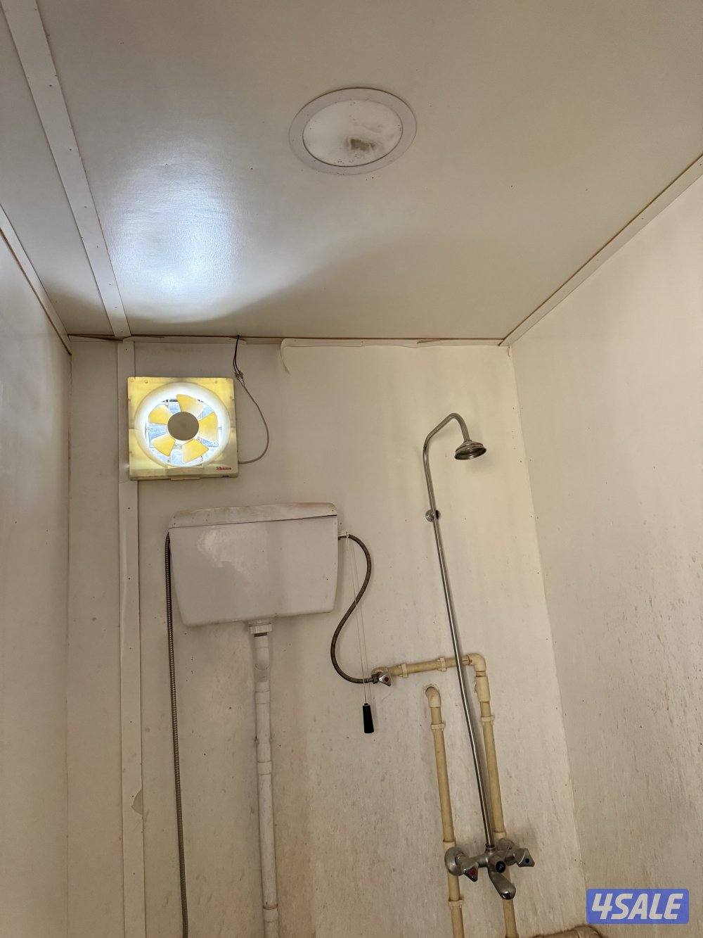 للبيع شاليه ثابت مقاس 3/4 نضيف جدد معه وحده تكيف طن ونص8