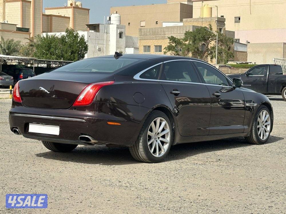 جاكوار XJL موديل 2013 ماشي109 الف مالك الاول اصباغ متفرقة6