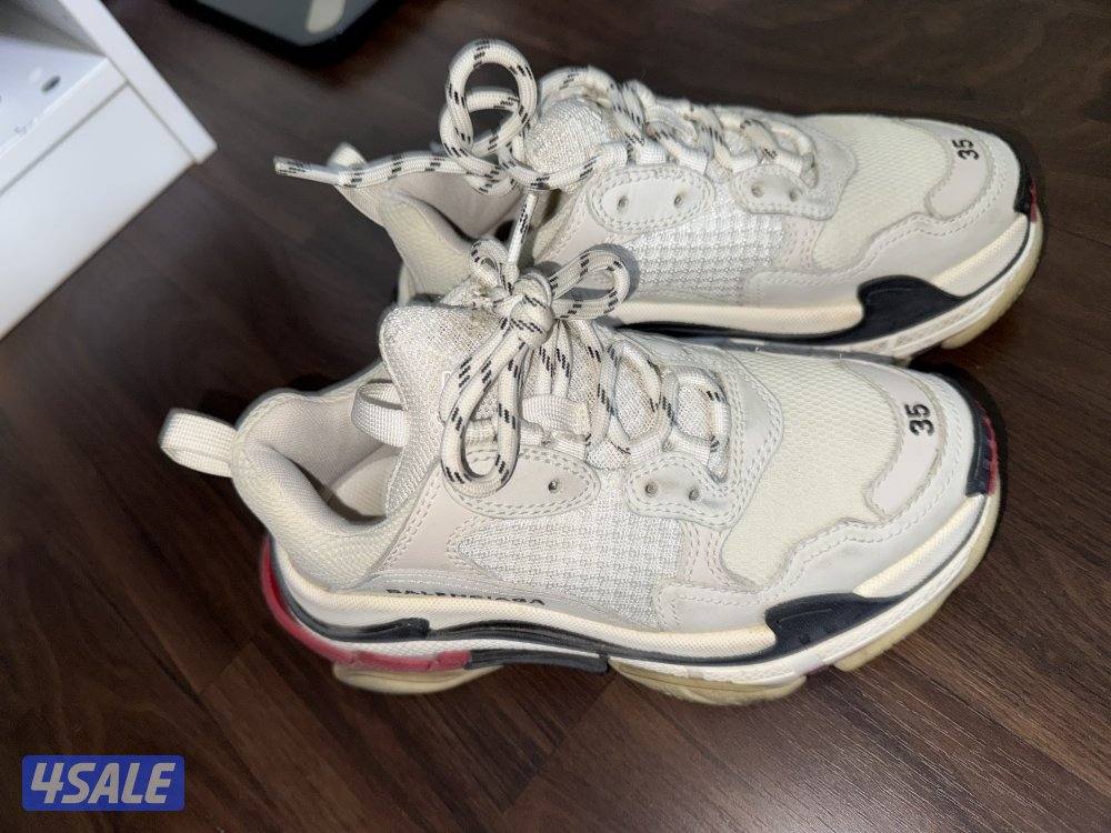 حذاء بلنسياقا مقاس ٣٥0