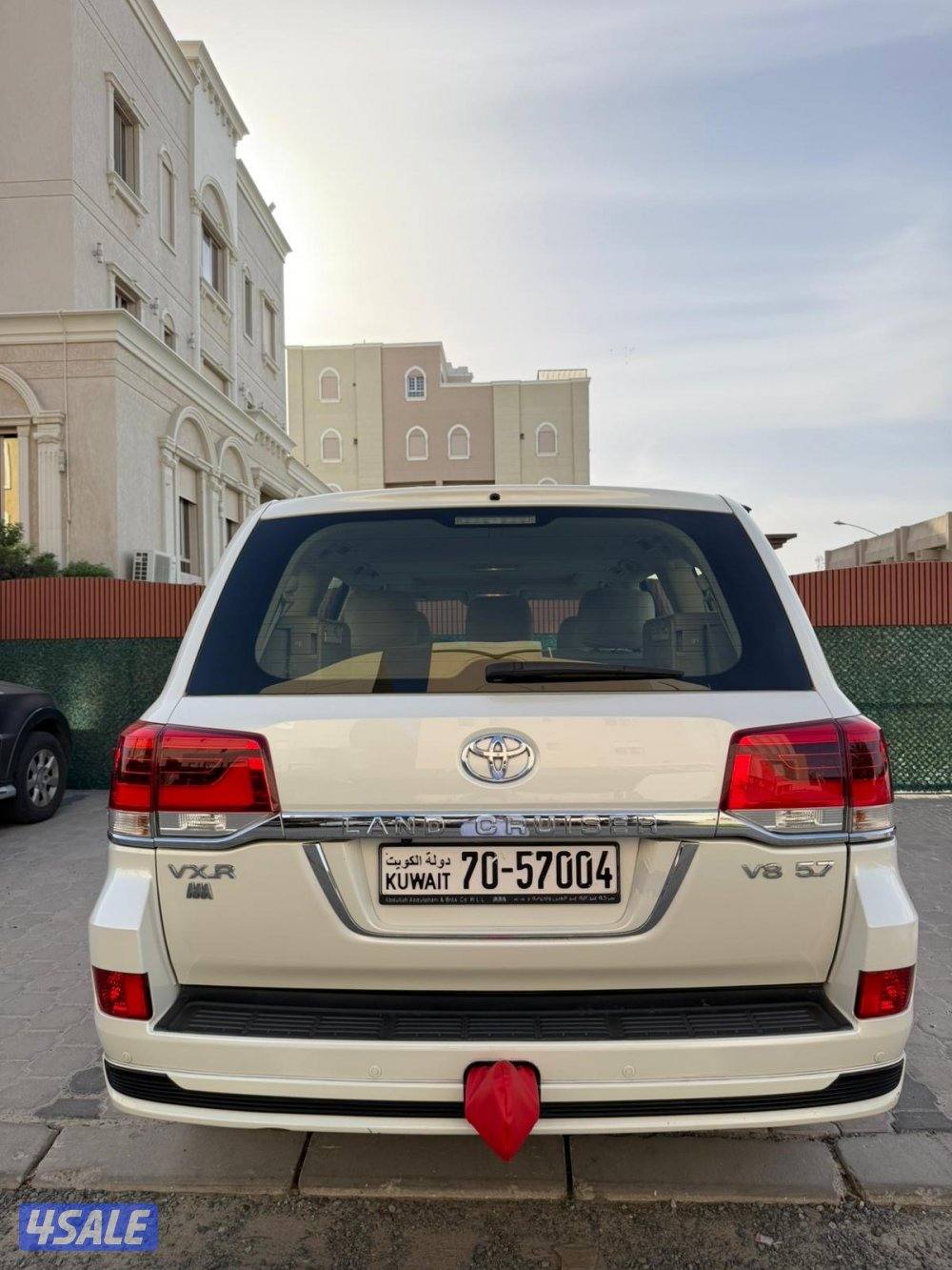 لاند كروزر 2016 VXR عداده 1803