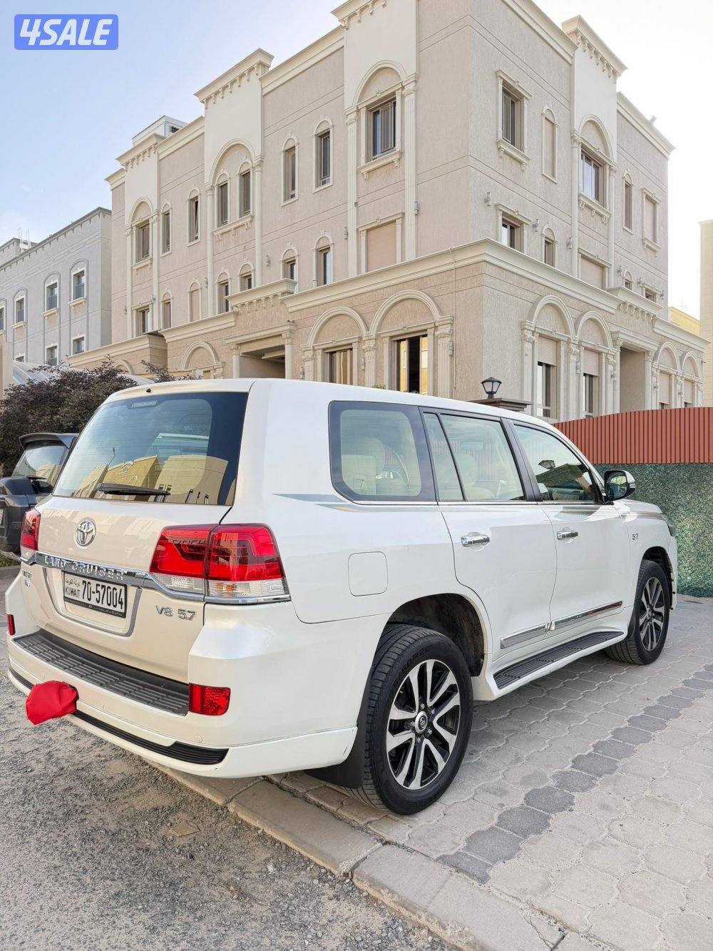 لاند كروزر 2016 VXR عداده 1804