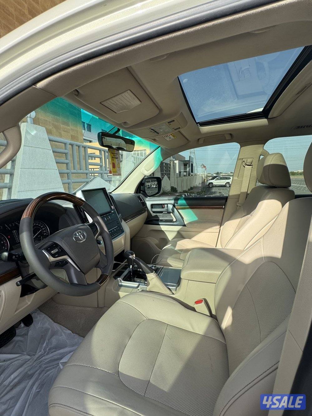 لاندكروزر 2018 كامل المواصفات V85