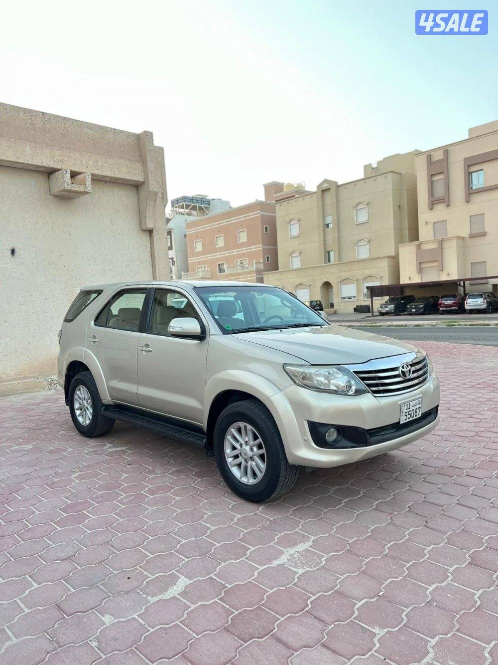 للبيع فورتنر 2013 بحاله الوكاله0