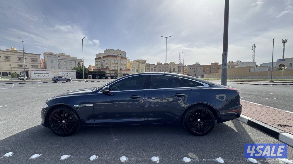 للبيع جاكوار xj وارد الزياني 2012التواصل واتس3