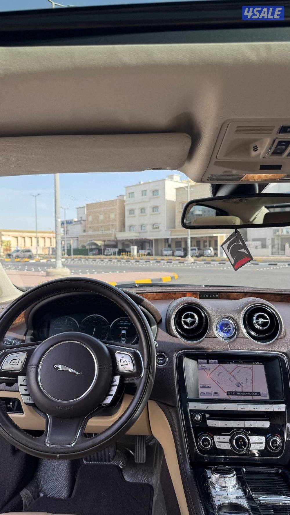 للبيع جاكوار xj وارد الزياني 2012التواصل واتس6