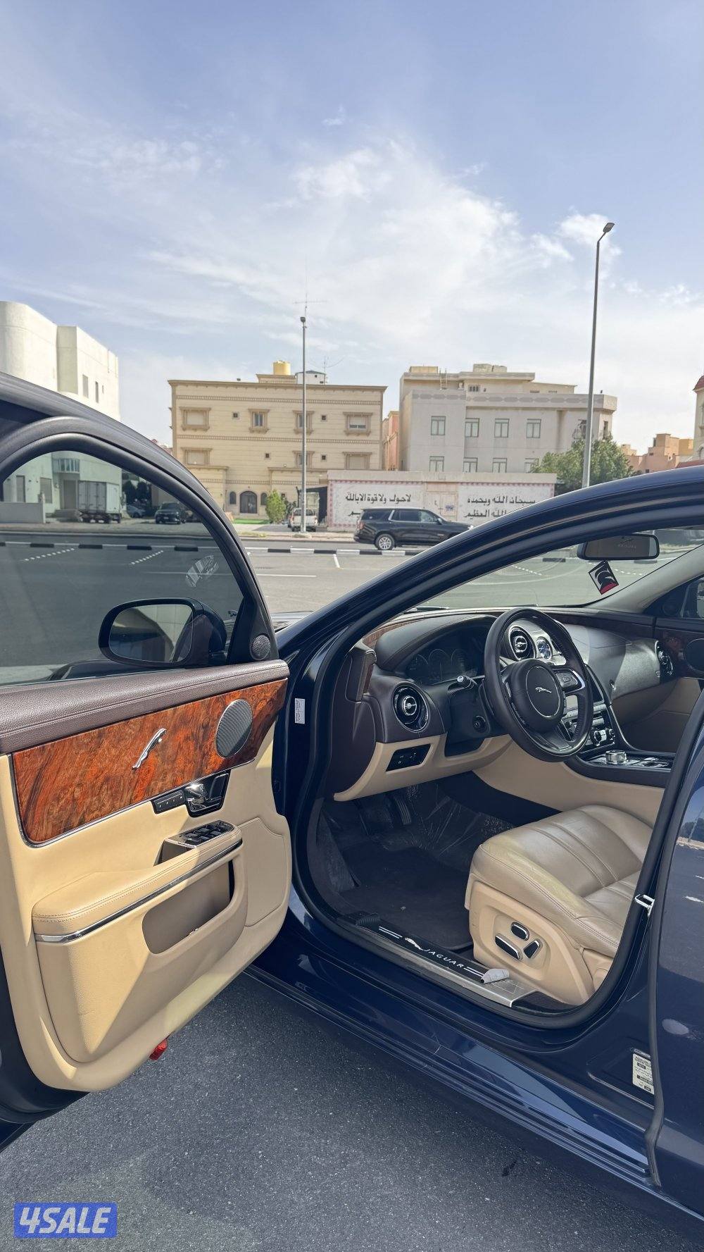 للبيع جاكوار xj وارد الزياني 2012التواصل واتس7