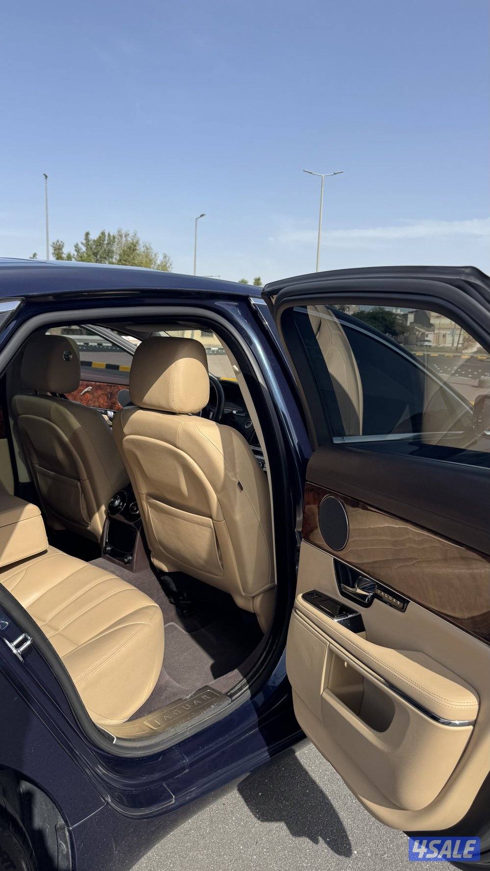 للبيع جاكوار xj وارد الزياني 2012التواصل واتس9