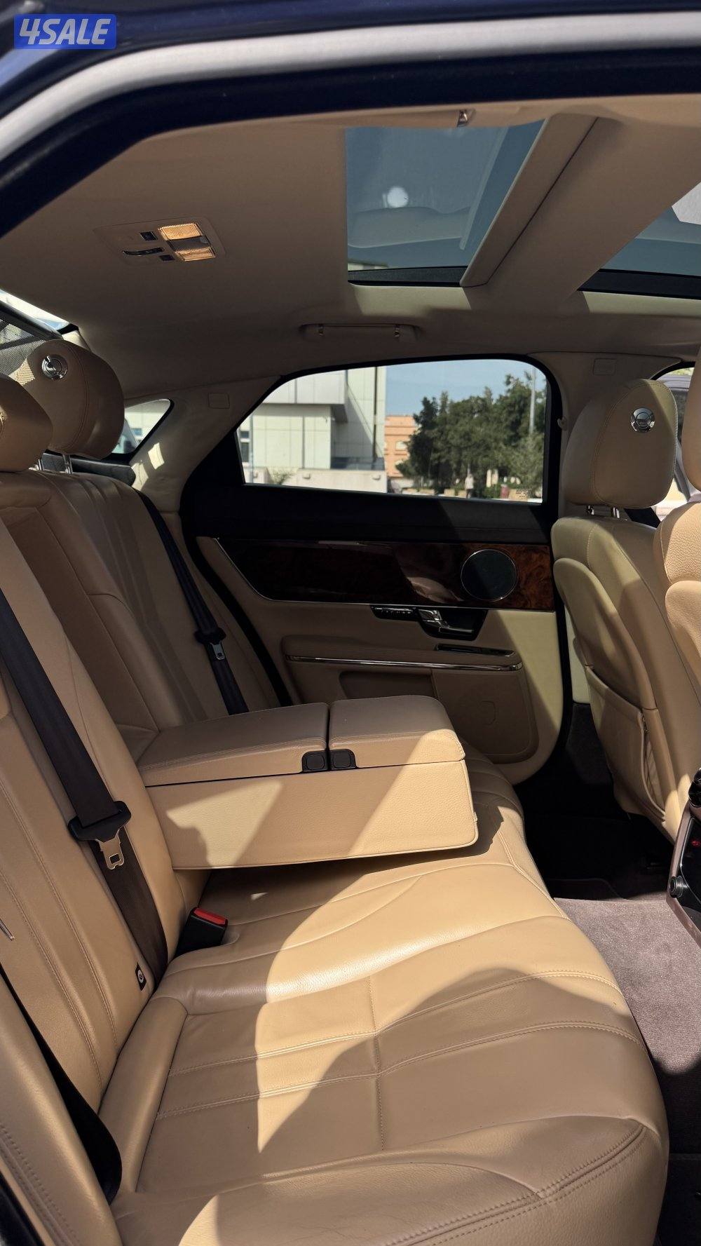 للبيع جاكوار xj وارد الزياني 2012التواصل واتس10