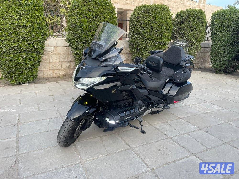 للبيع سيكل هوندا قولد وينج 20193