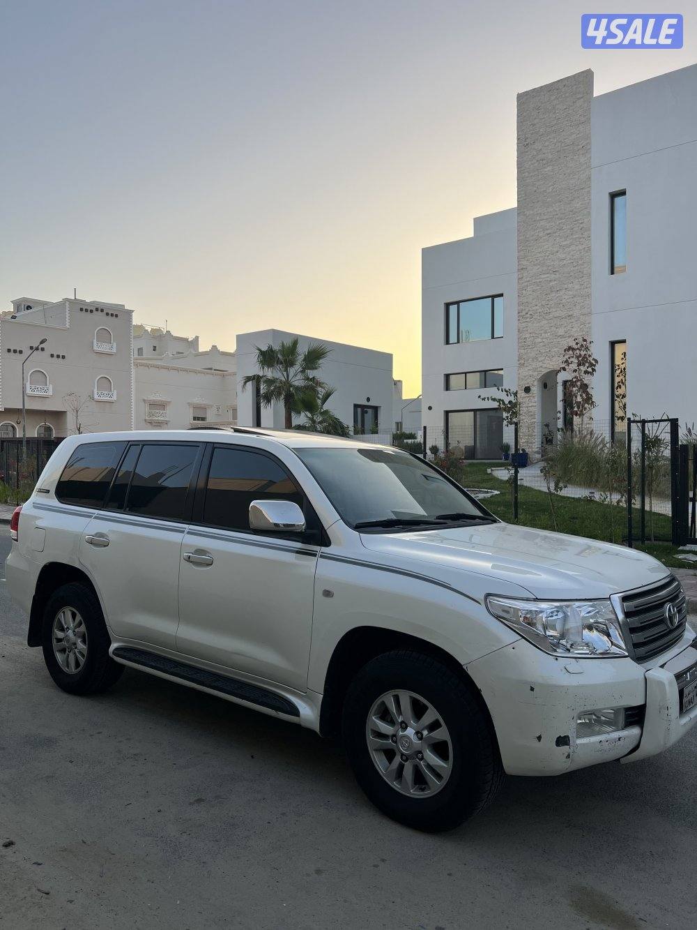 لاندكروزر 2011 ، 8 سلندر وارد قطر كامل المواصفات الفحص مرفق1